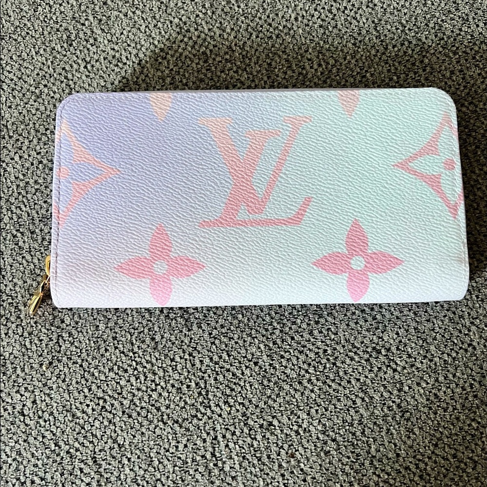 Authentic Louis Vuitton Zippy Wallet